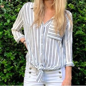 Stitchfix's‎ Vixbe 'Thompkins' Striped Tie-Front Button-Down Blouse Size Medium
